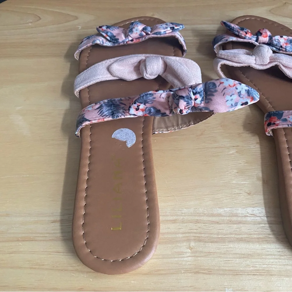 Liliana Strappy Floral Sandals NWOT - Picture 2 of 5